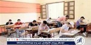 سقوط جروب واتساب للغش قبل تشغيله.. ضبط 15 طالبًا بالشهادة الإعدادية في بنها وإحالة الواقعة للتحقيق