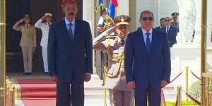 الرئيس السيسي يستقبل رئيس إريتريا ويبحث معه تطورات القرن الأفريقي والسودان وأمن البحر الأحمر.. فيديو