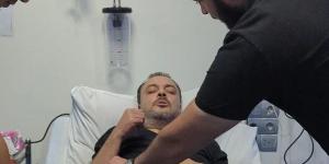 بعد أزمته الصحية.. سامح صفوت يثير الجدل برسالة مؤثرة من المستشفى