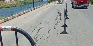 هبوط جزئي بطريق ترعة أصفون الرئيسي في إسنا