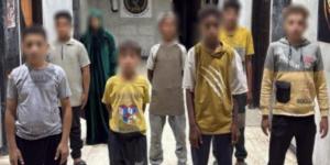عصابة التسول.. القبض على 6 رجال و4 سيدات يستغلون 12 صغيرا بالجيزة
