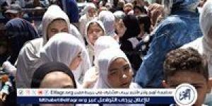 طلاب إعدادية الجيزة يشيدون بامتحان اللغة الإنجليزية: أسئلة واضحة وفي متناول الطالب المتوسط