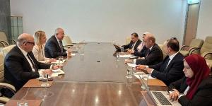 في ختام مؤتمر جنيف.. وزير العمل يبحث مع "الدولي للتوظيف" فتح الأسواق الأوروبية لشباب مصر