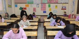 في أجواء هادئة.. انتهاء امتحانات الشهادة الإعدادية بتعليم بورسعيد