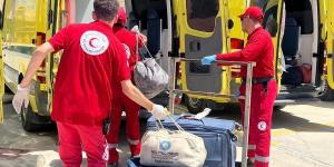 ميناء رفح البري يستقبل 24 مصابا و45 مرافقًا فلسطينيا قادمين من غزة