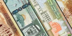 الدينار الكويتي ينخفض 156 قرشًا .. أسعار صرف العُملات العربية الآن