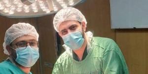 ملحمة جراحية لإنقاذ شاب من نزيف حاد وتهتك بالأمعاء بمستشفى قويسنا