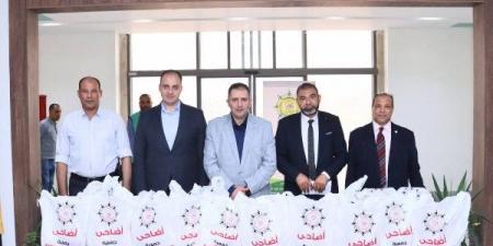 بحضور المحافظ.. توزيع لحوم الأضاحي على عمال النظافة بمدينة دمياط