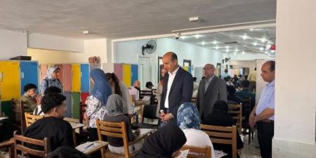 رئيس جامعة دمنهور يشيد بانضباط وجودة لجان الامتحانات بكليات قطاع النوبارية