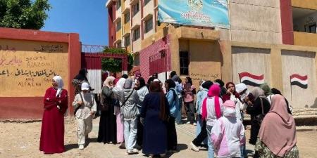 ارتياح بين طلاب الإعدادية بالإسكندرية بعد امتحان اللغة الإنجليزية
