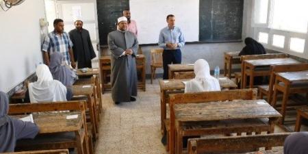 أخبار أسوان: لحظات مؤثرة فى توديع معلمة أثناء دفنها.. ومتابعة لامتحانات الشهادة الثانوية الأزهرية.. و3 آلاف فرصة عمل