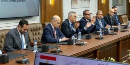 رئيس اقتصادية قناة السويس يشهد توقيع مشروع شركة “أفيلون” الكندية