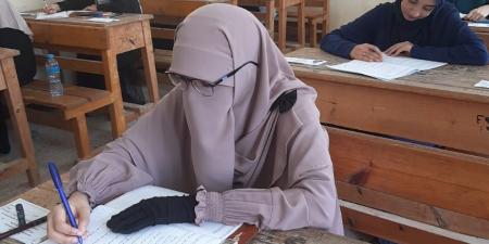 طلاب الأدبي بالثانوية الأزهرية يؤدون امتحان التوحيد.. اليوم