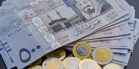 سعر الريال السعودي و الدينار الكويتي اليوم الخميس في البنوك