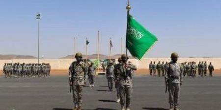 رئيسا أركان البحريتين السعودية والفرنسية يبحثان تعزيز التعاون في الأمن البحري