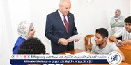 رئيس جامعة قناة السويس يتابع انتظام امتحانات كلية التمريض ويؤكد توفير الأجواء الملائمة للطلاب