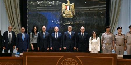 مدبولي يشهد توقيع اتفاقية بين مشروعات الخدمة الوطنية و"طاقة عربية" لنقل ملكية حصة من محطات وقود "وطنية"