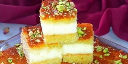 طريقة عمل البسبوسة المرملة بالقشطة.. طعمها لذيذ وخطواتها بسيطة