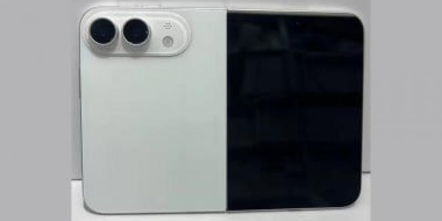 صور جديدة لموبايل آيفون القابل للطى تكشف عن تصميمه