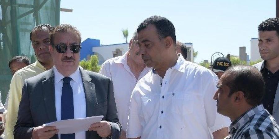 محافظ بورسعيد يتفقد أعمال تطوير ورفع كفاءة قرية جنة النورس السياحية