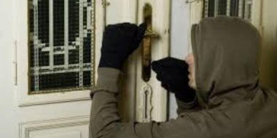 الداخلية تكشف حقيقة اتهام شخص لآخرين بسرقة شقته في الغربية