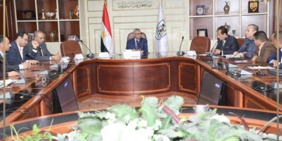 محافظة بني سويف تواصل جهودها لتعزيز المشاركة في المبادرة الوطنية للمشروعات الخضراء الذكية
