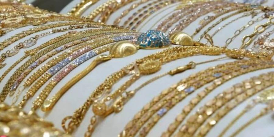 في أدني مستوياته .. الذهب يواصل الخسارة بالسوق المحلي والعالمي اليوم