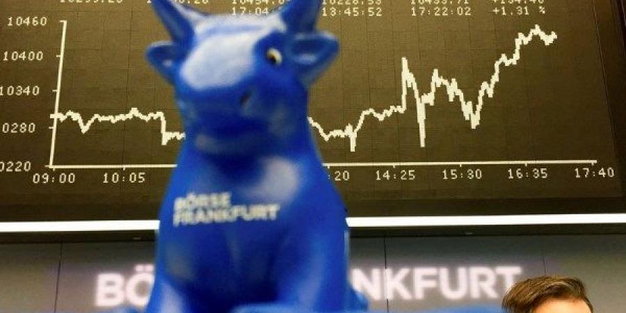 بورصة "وول ستريت" تتعافى بدعم أسهم الذكاء الاصطناعي وسط رهانات على قوة الاقتصاد الأمريكي