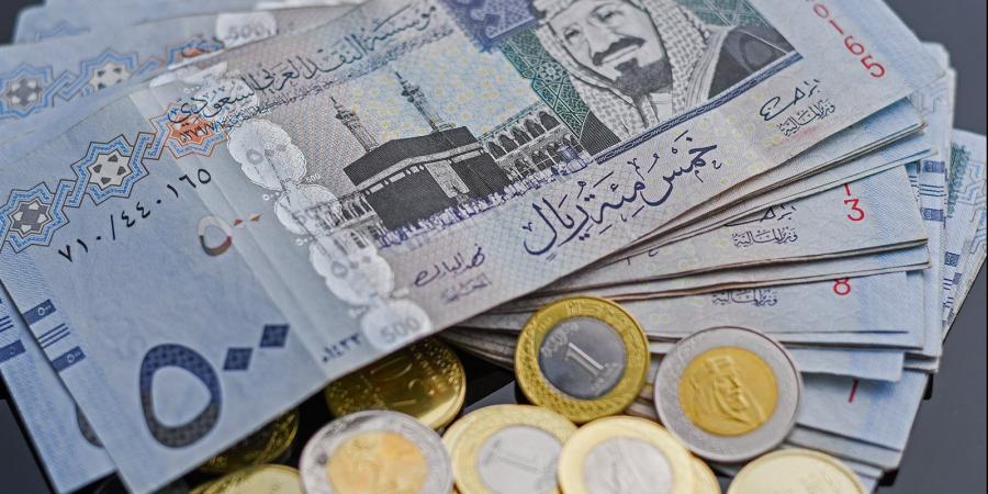 يواصل الهبوط.. سعر الريال السعودي مقابل الجنيه اليوم