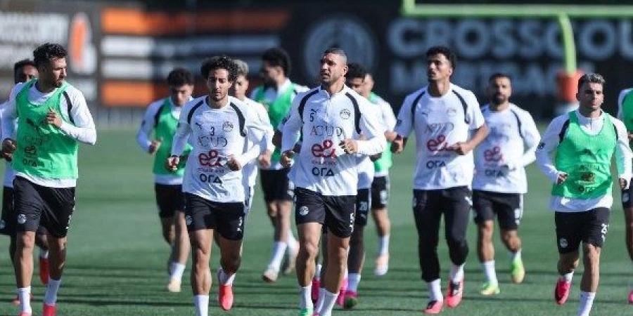 منتخب مصر يحتفل بعيد ميلاد المهدي سليمان