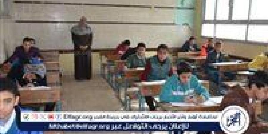 نفى تسريب امتحان الجبر بالشهادة الإعدادية في القليوبية و«التعليم» تؤكد: الورقة المتداولة غير صحيحة