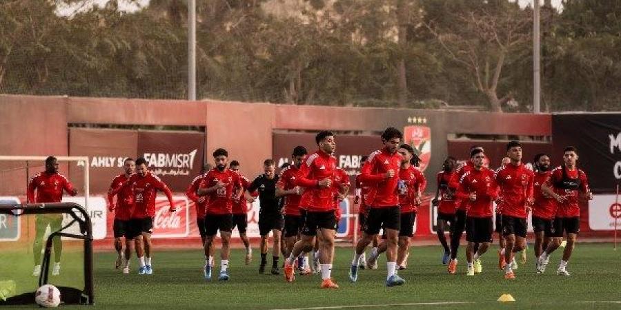 أحمد حسن يكشف عن مكان معسكر التجهيز  للأهلي في الموسم الجديد