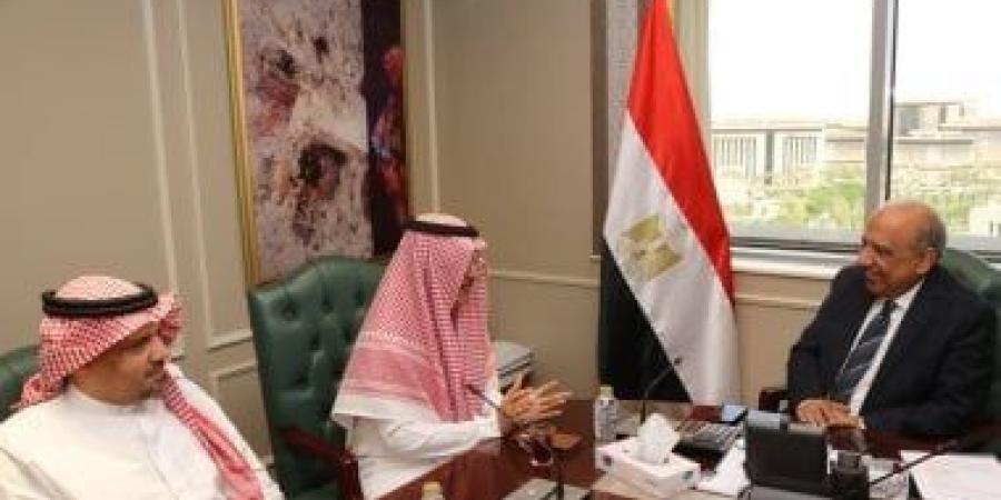 وزير الكهرباء  يبحث مع  "أكوا باور" السعودية أوجه التعاون والعمل المشترك