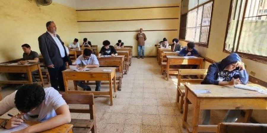 الشهادة الإعدادية 2026|بدء امتحان الجبر بالقاهرة والدراسات بالجيزة