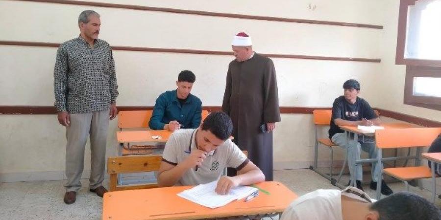 رئيس منطقة القليوبية الأزهرية: أهمية الالتزام الكامل بالتعليمات المنظمة للامتحانات