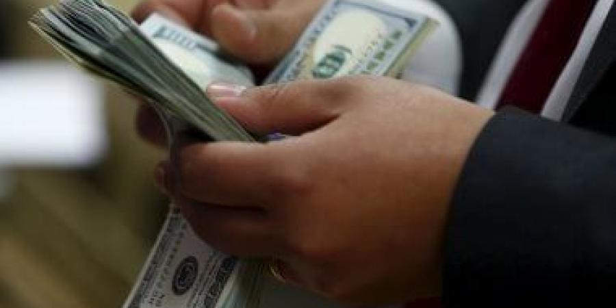 هدوء فى سعر الدولار مقابل الجنيه فى مستهل التعاملات الصباحية