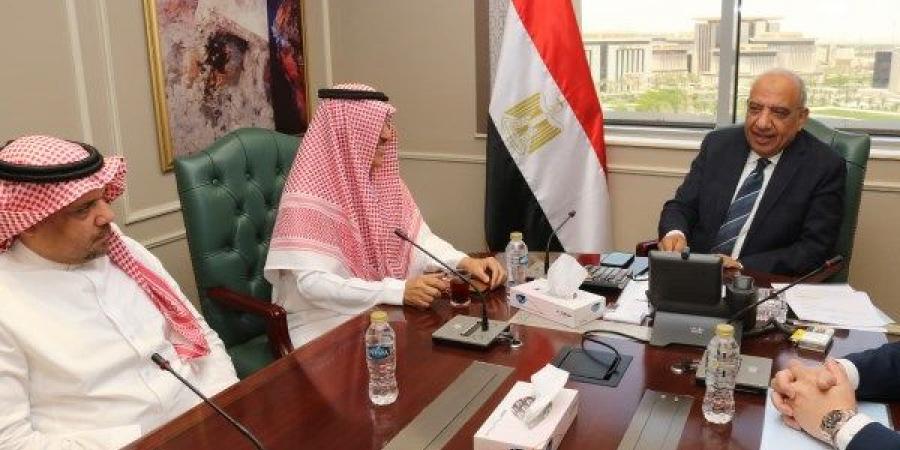 تنفيذ مشروعات طاقة رياح قدرة 2300 ميجاوات في  جبل الزيت وخليج السويس وجنوب الغردقة