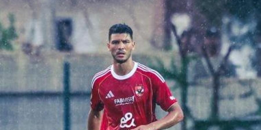 الأهلي يبدأ تسويق أشرف داري بعد تأخر كالمار السويدي عن تفعيل بند الشراء