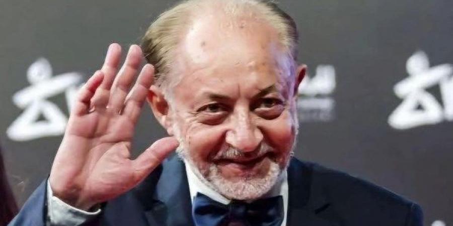 تعلمت منه الكثير.. أحمد السعدني ينعى عبدالعزيز مخيون برسالة مؤثرة