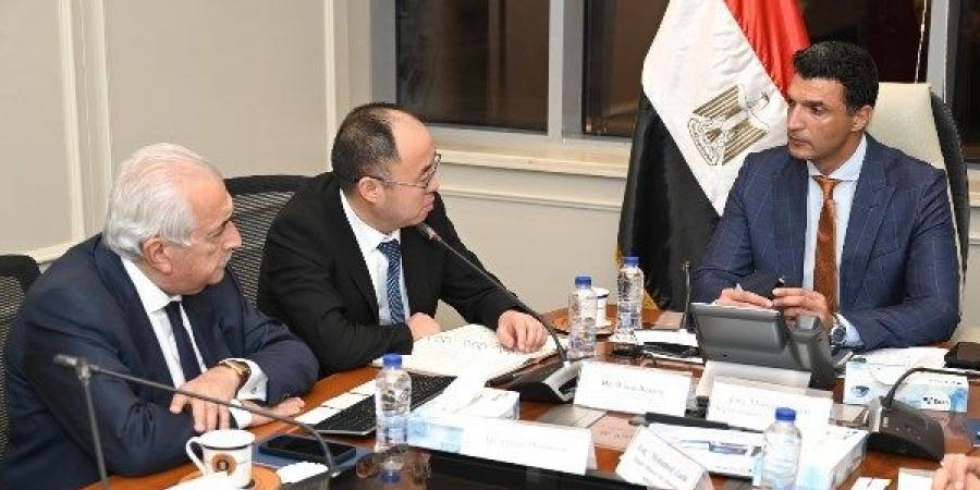 الحكومة تناقش توسعات صناعة الإطارات وتعميق التصنيع المحلي.. ونواب: مصر أصبحت جاذبة للاستثمارات وتوفر الأمان للمستثمر