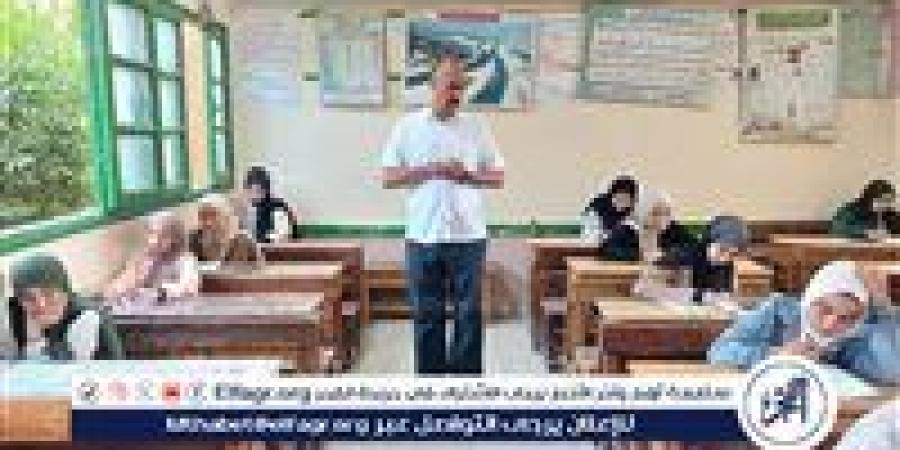 وكيل تعليم بني سويف يتفقد لجان امتحانات طلاب الاعدادية في مادة الهندسة