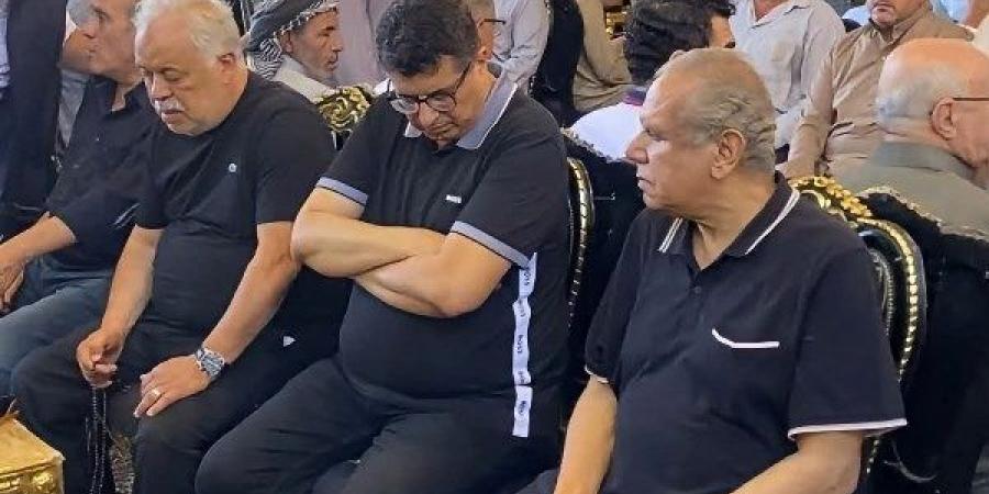 بمسقط رأسه بالبحيرة.. أشرف زكي وفتوح أحمد يقدمان واجب العزاء في وفاة عبد العزيز مخيون