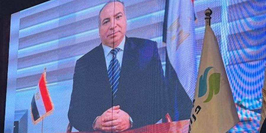نبيل فكري: استمرار الألم بعد انتهاء الدورة الشهرية قد يكون جرس إنذار للإصابة ببطانة الرحم المهاجرة