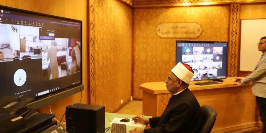 انتظام كامل.. غرفة عمليات المعاهد الأزهرية تتابع امتحان النحو للقسم العلمي