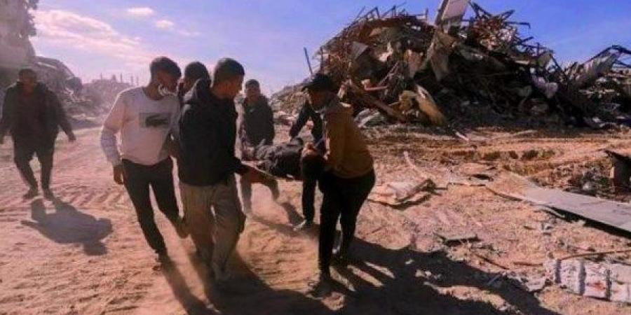 استشهاد فلسطيني وإصابة ثلاثة آخرين برصاص وقصف الاحتلال عدة مناطق بقطاع غزة