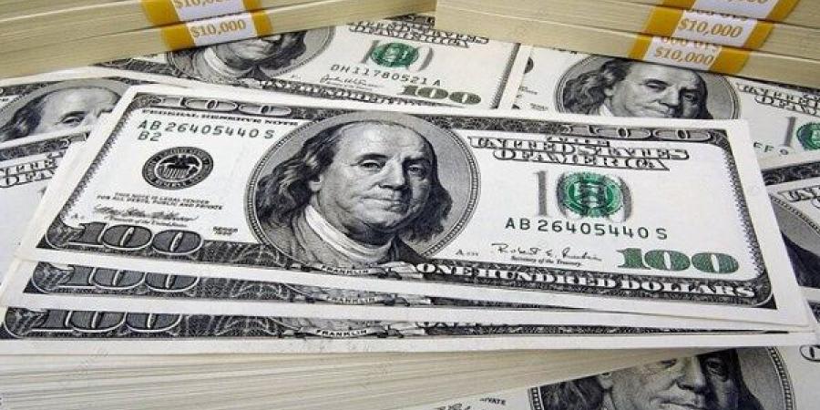 سعر الدولار اليوم يرتفع 34 قرشًا ويتجاوز 52 جنيهًا مجددًا في البنوك