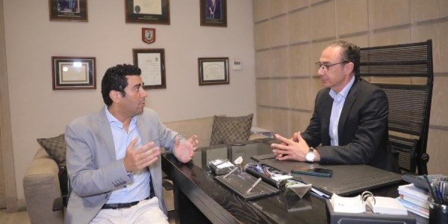 رئيس صحة النواب يكشف لـ«صدى البلد» إمكانية ظهور فيروس إيبولا في مصر | فيديو وصور