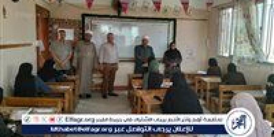 رئيس المنطقة وموفد قطاع المعاهد يتابعان امتحانات الثانوية الأزهرية بالإسماعيلية