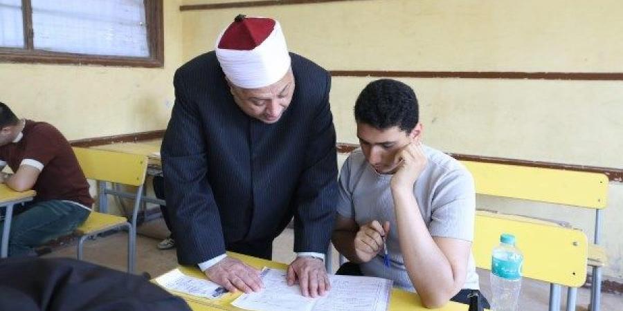 آيات تسهيل الاختبار والتوفيق في الامتحان.. 4 آيات و20 كلمة مُجابة في الليل