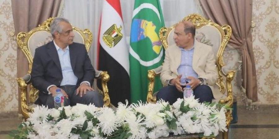 محافظ المنيا يستقبل وزير الدولة للإنتاج الحربي لمتابعة معدلات إنجاز مشروعات حياة كريمة